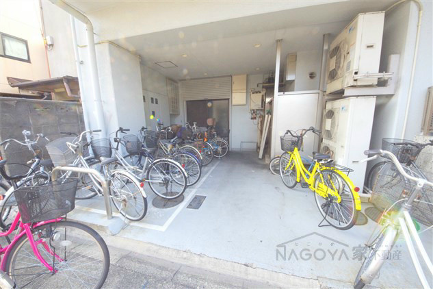 ライフステージ徳川 駐車場