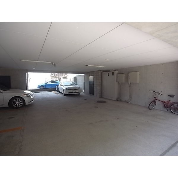 THE　ENDLESS 駐車場