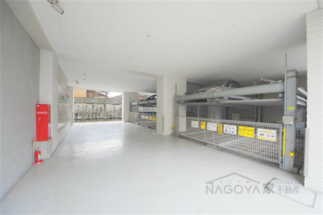 RIDGE堀田 駐車場