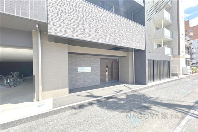 ディアレイシャス名古屋浄心Ⅱ エントランス