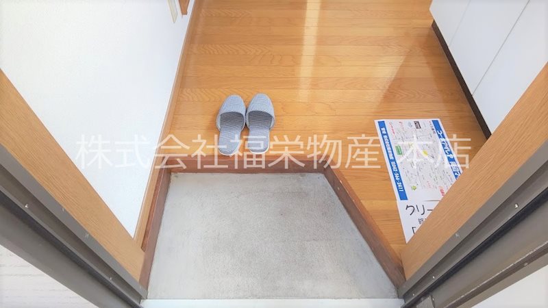 コーポアザレア    玄関