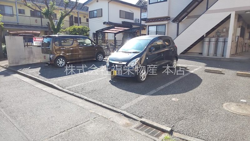 コーポアザレア    駐車場