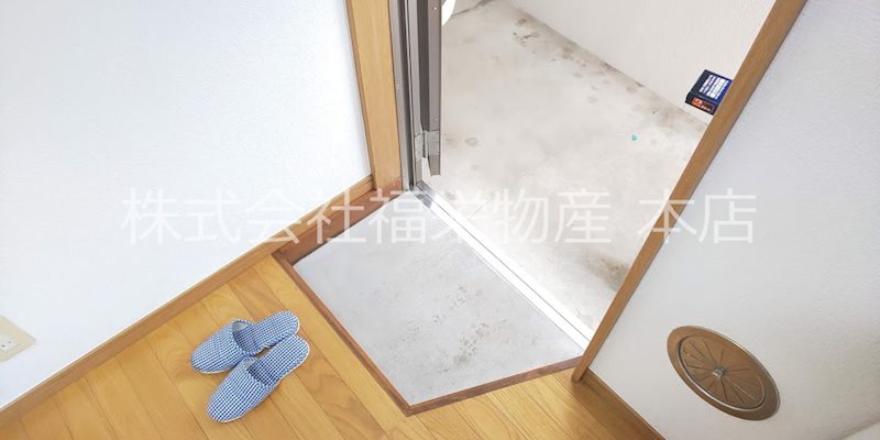コーポアザレア    玄関