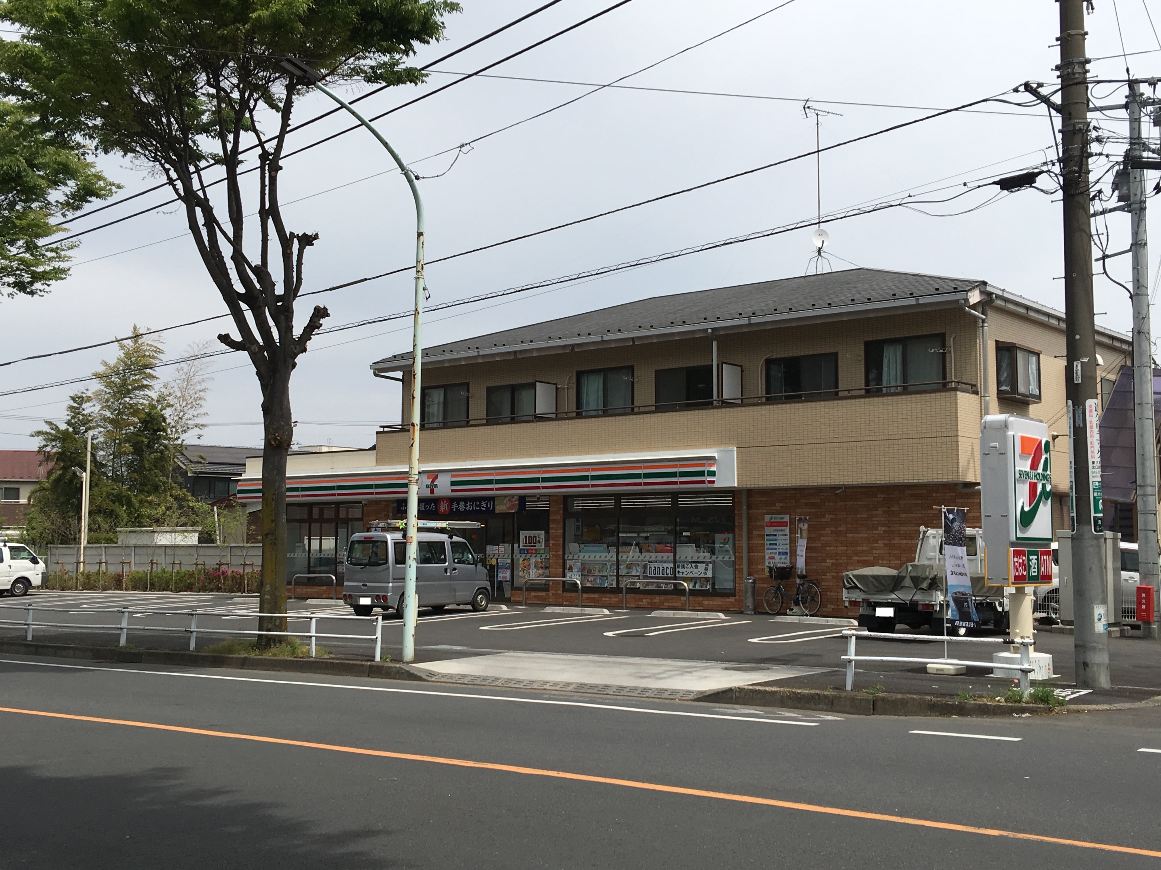 ドエル狭山     コンビニ
