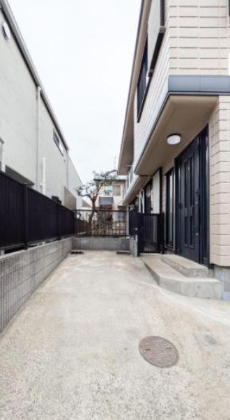 上目黒2丁目戸建 玄関