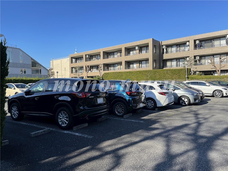 コーナスフロリダ 駐車場