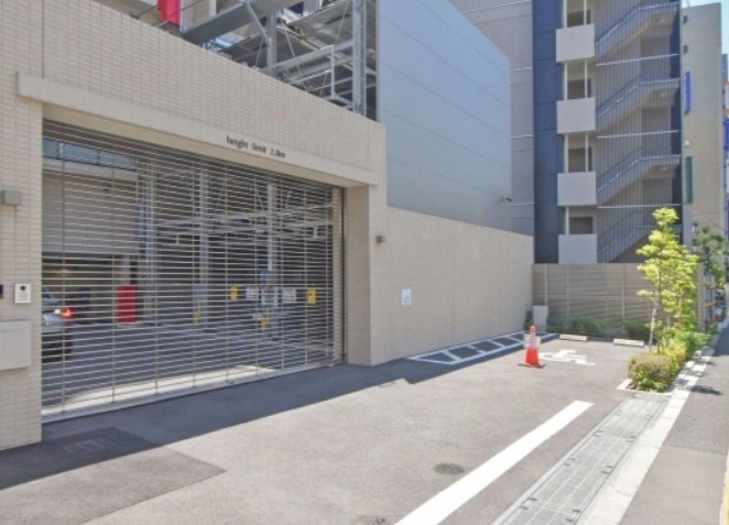 ドレッセ都立大学 駐車場