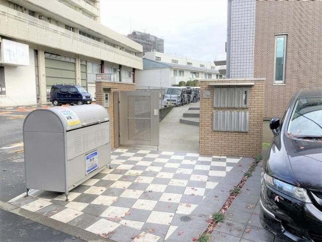 アシステンツァ駒沢公園 エントランス