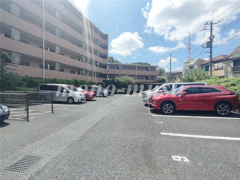 クリケットヒル富ヶ谷 駐車場