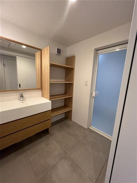 駒場1丁目戸建 洗面所