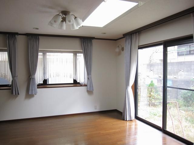 緑が丘1丁目戸建 リビング