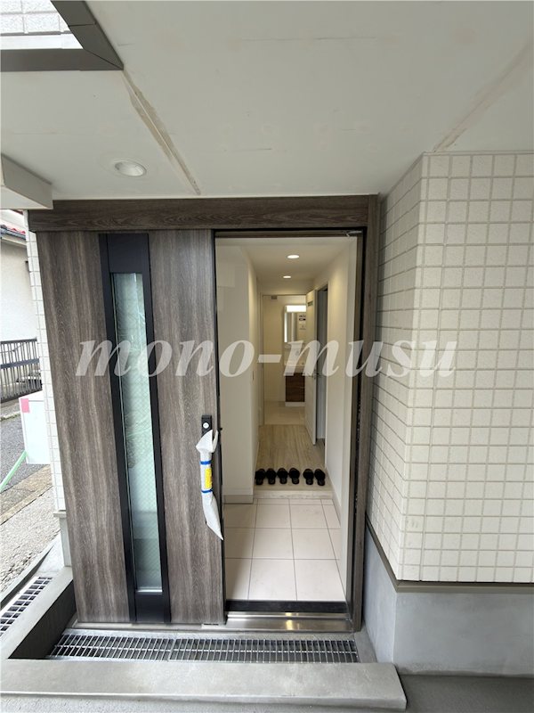 上馬4丁目戸建 玄関