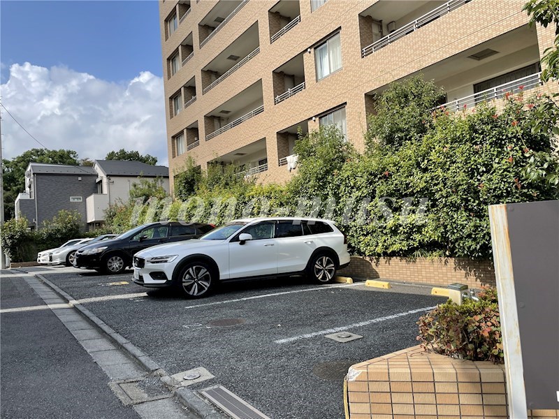 アーデン駒沢パークフロント 駐車場