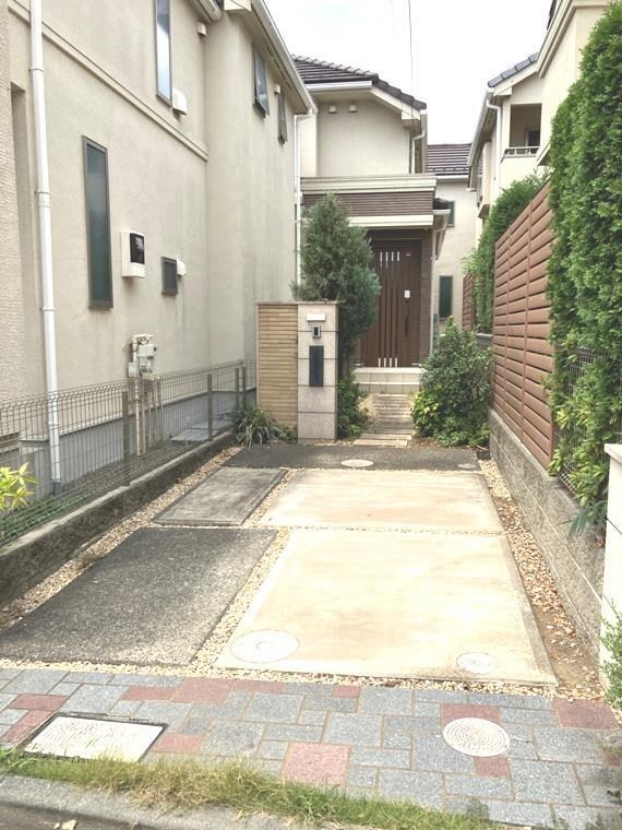 桜丘3丁目戸建 駐車場
