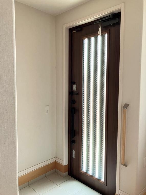 桜丘3丁目戸建 玄関