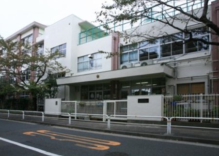 カブラキィノ 小学校