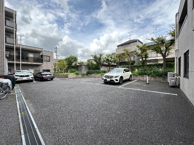コスモリード学芸大学 駐車場