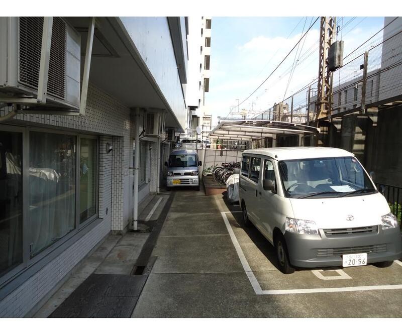 タワーズ10 駐車場