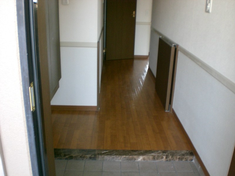 アヴニール深沢 玄関