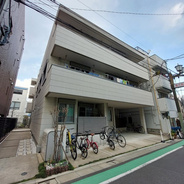アドーニス 外観