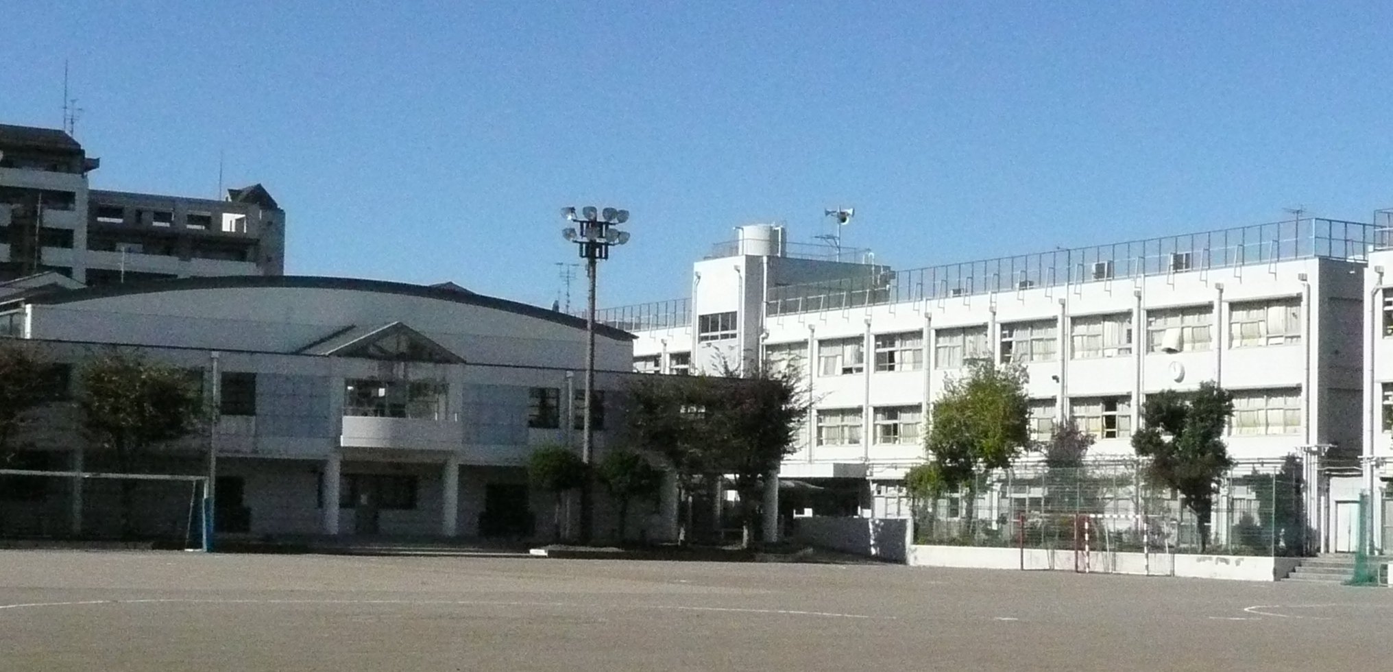 ガーデン上用賀ハウス 中学校