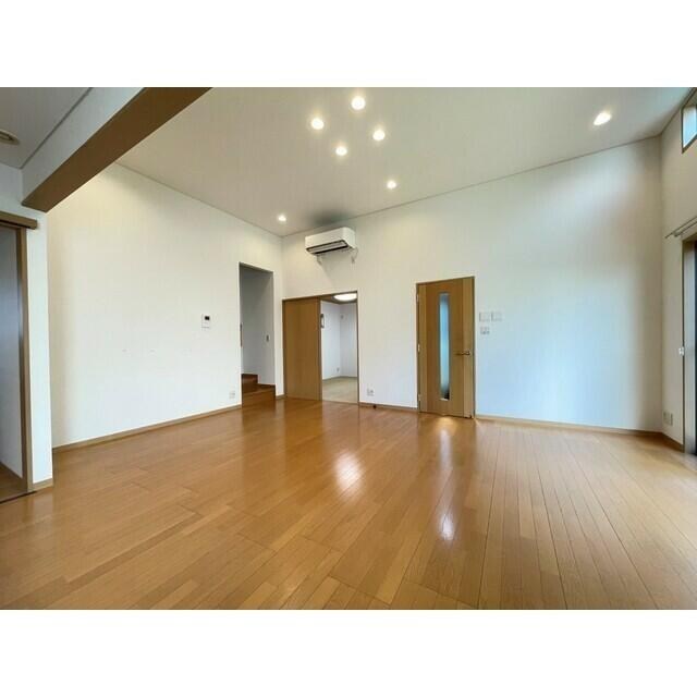 中町1丁目貸家 リビング