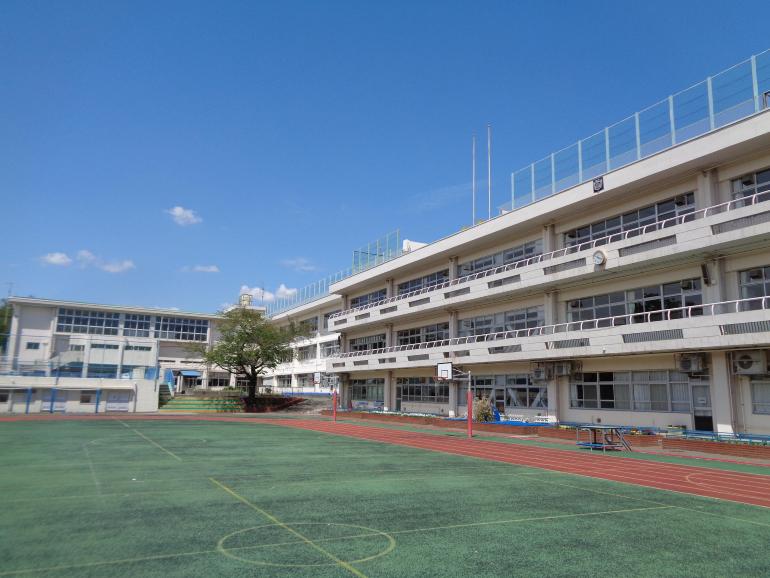 ラ カーサ セレッソ 小学校