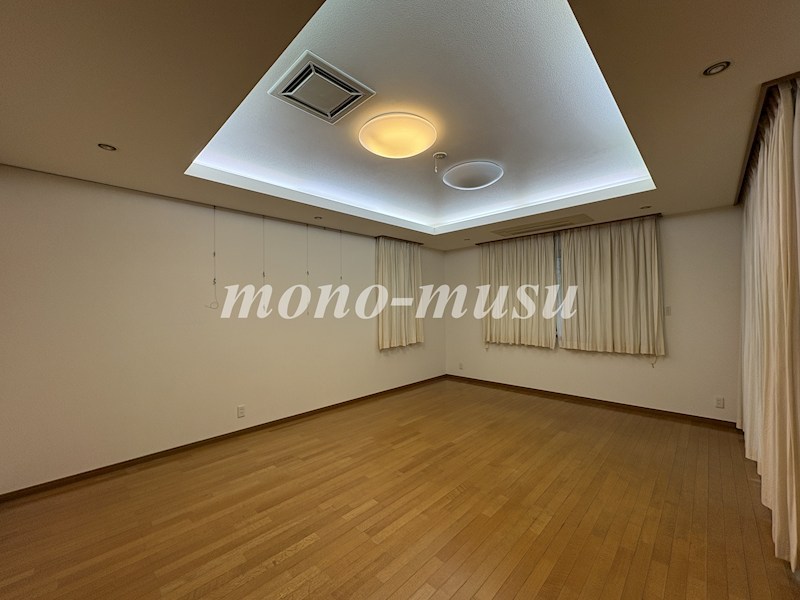 富ヶ谷1丁目戸建 リビング