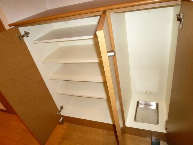 ステラメゾン下北沢 玄関