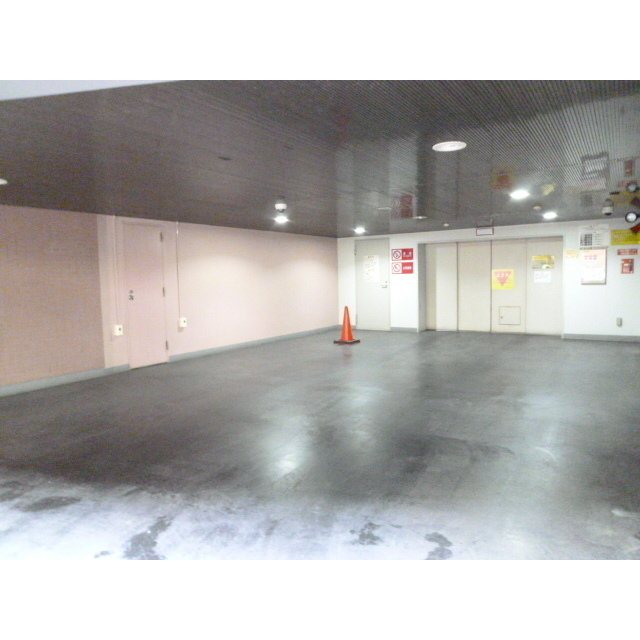 グランドメゾン三軒茶屋 駐車場
