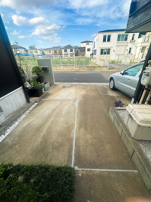 桜丘5丁目戸建 駐車場