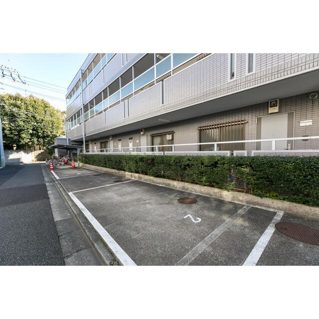 リヴレ駒場 駐車場