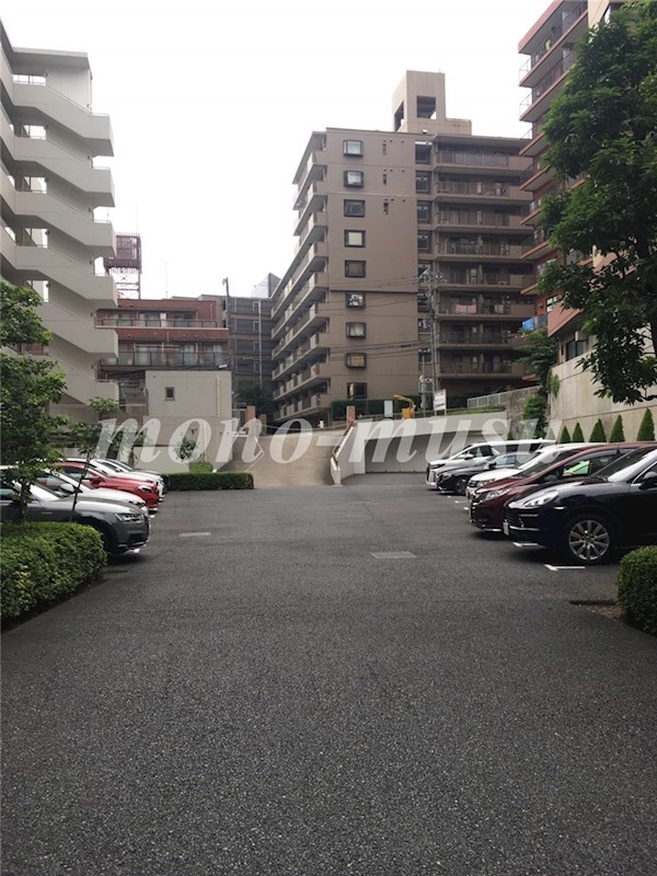クラッサ目黒 駐車場