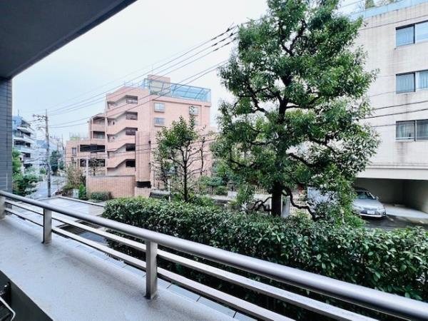 アパートメンツ東山 ベランダ
