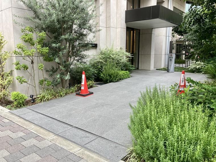 ドレッセ都立大学 エントランス