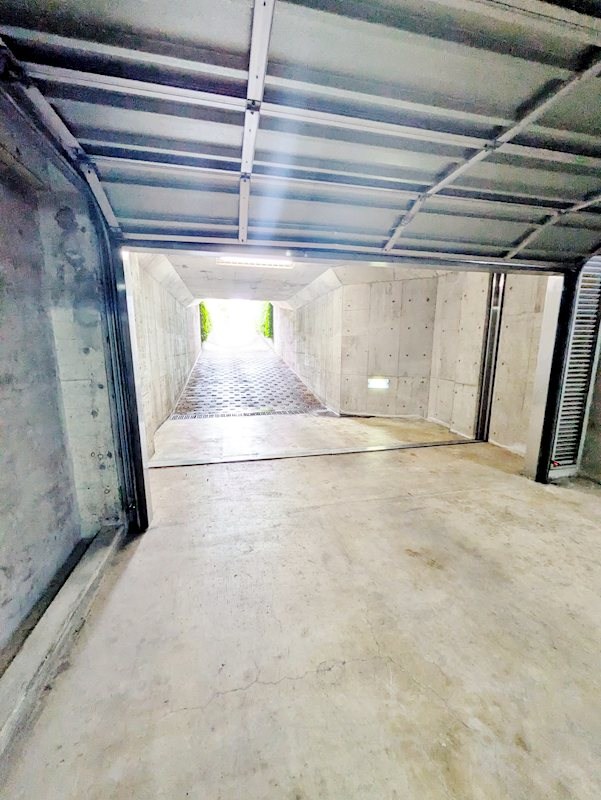 テラス成城 駐車場