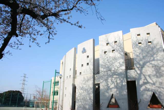 ガーデニエール砧 WEST 中学校