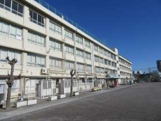 アパートメンツ東山 中学校