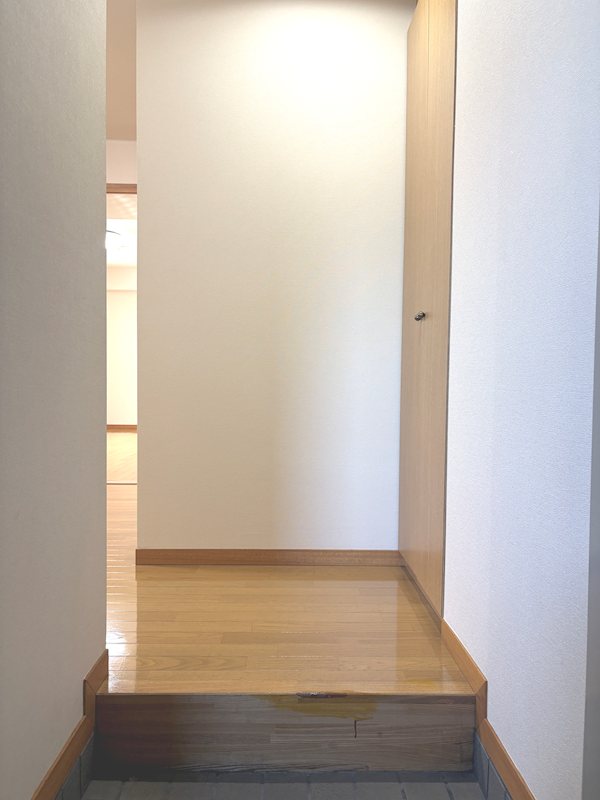 浅井ビル 玄関