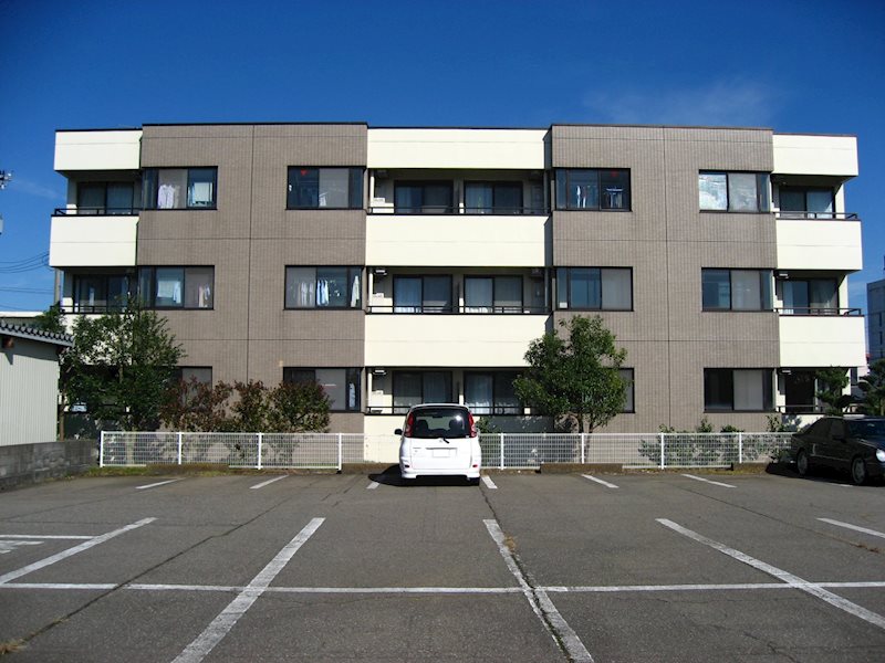 パールハイツ吉川 外観