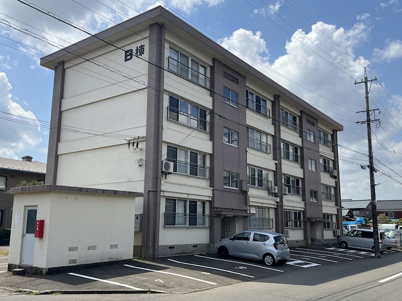 吉川マンションＢ棟 外観