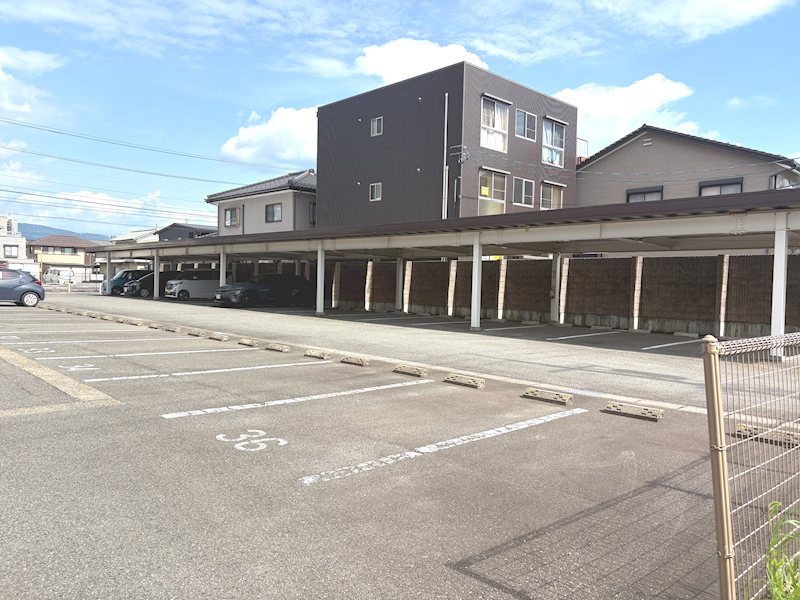 フレシールヴュー「四季」 駐車場