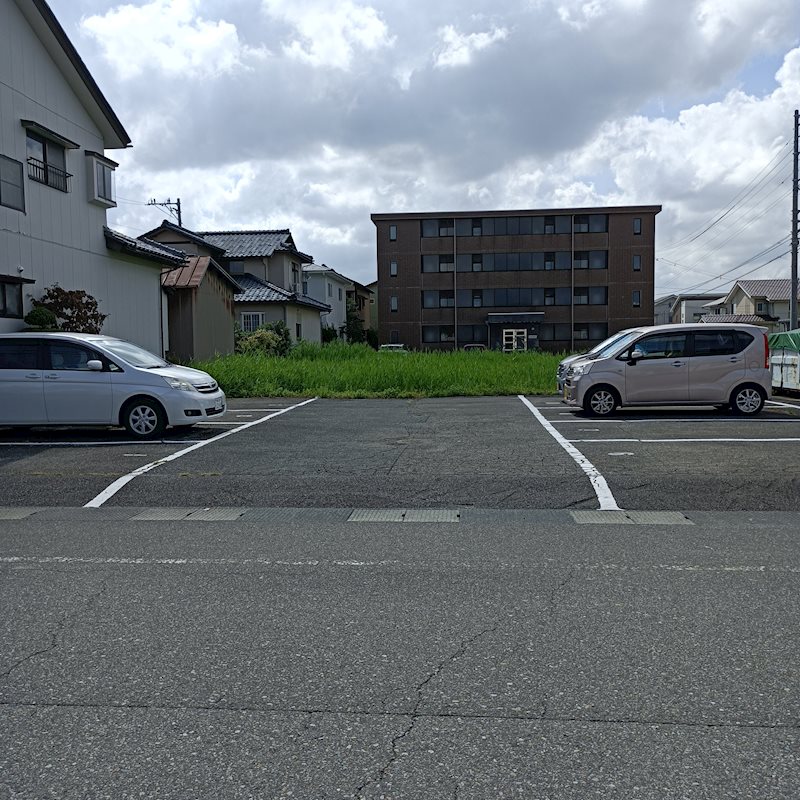 荒木灯明寺駐車場 外観
