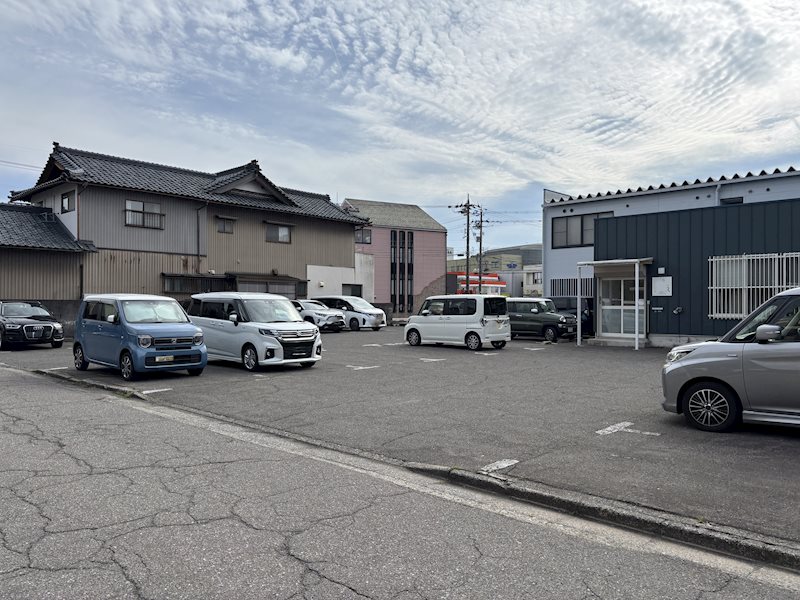 ミユキビル駐車場 外観