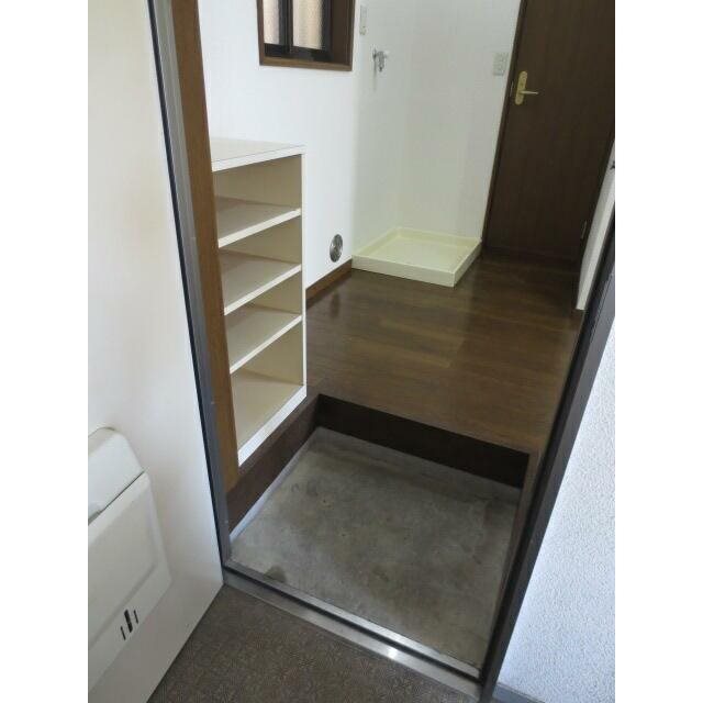 プレジールN 玄関