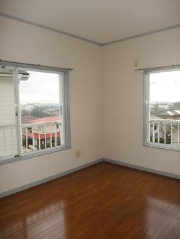 サンバーン港南台E １・２階号室 外観