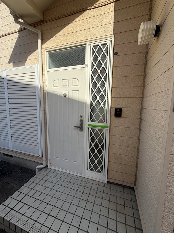 サンバーン港南台E-1 玄関