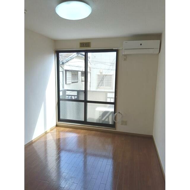 スマートハイツ金沢八景（旧ティーローズ） リビング