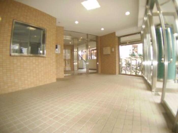 シュクレ大船 玄関