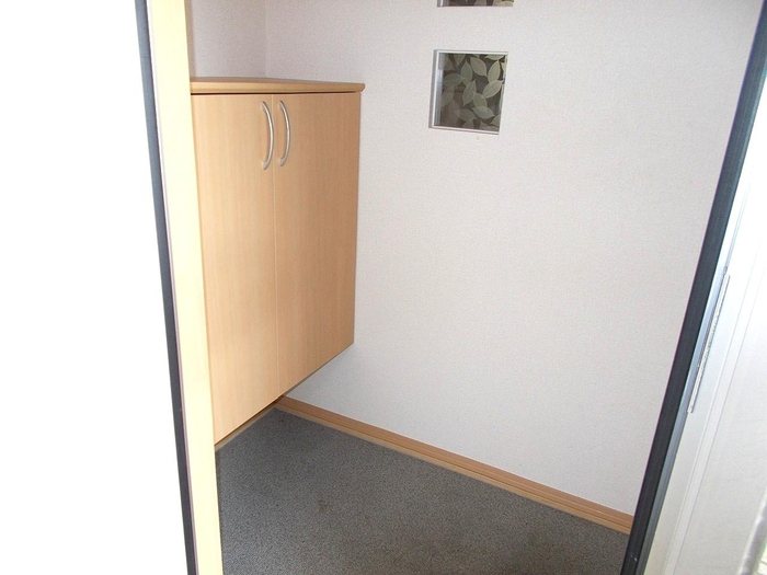 スプリングハウス 玄関